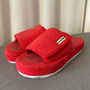 HUNTER Platform Terry Cloth Sandals Red Sz 8